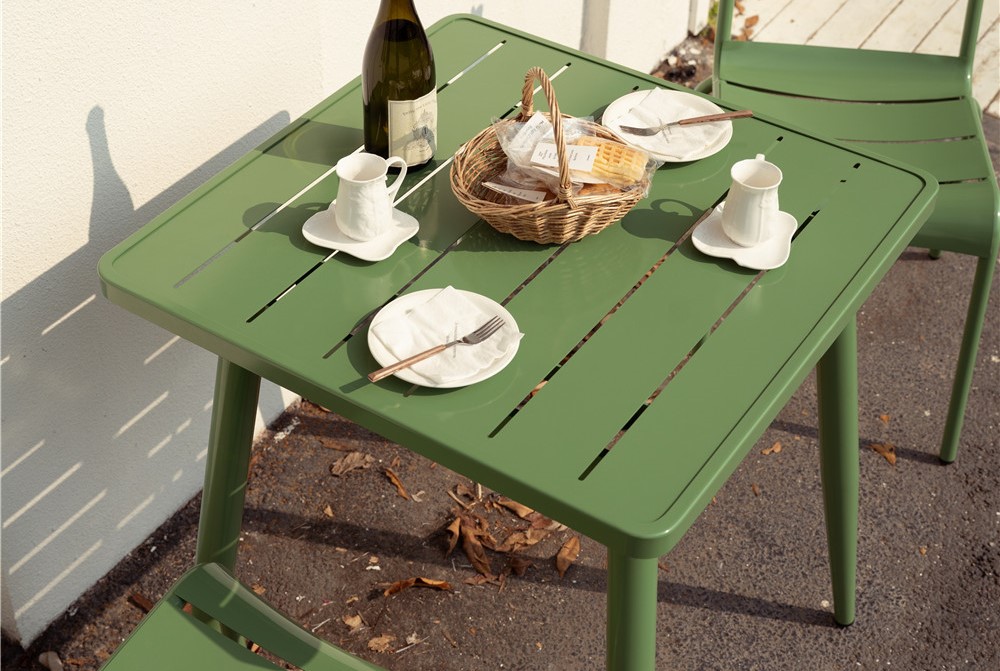 cafe outdoor furniture